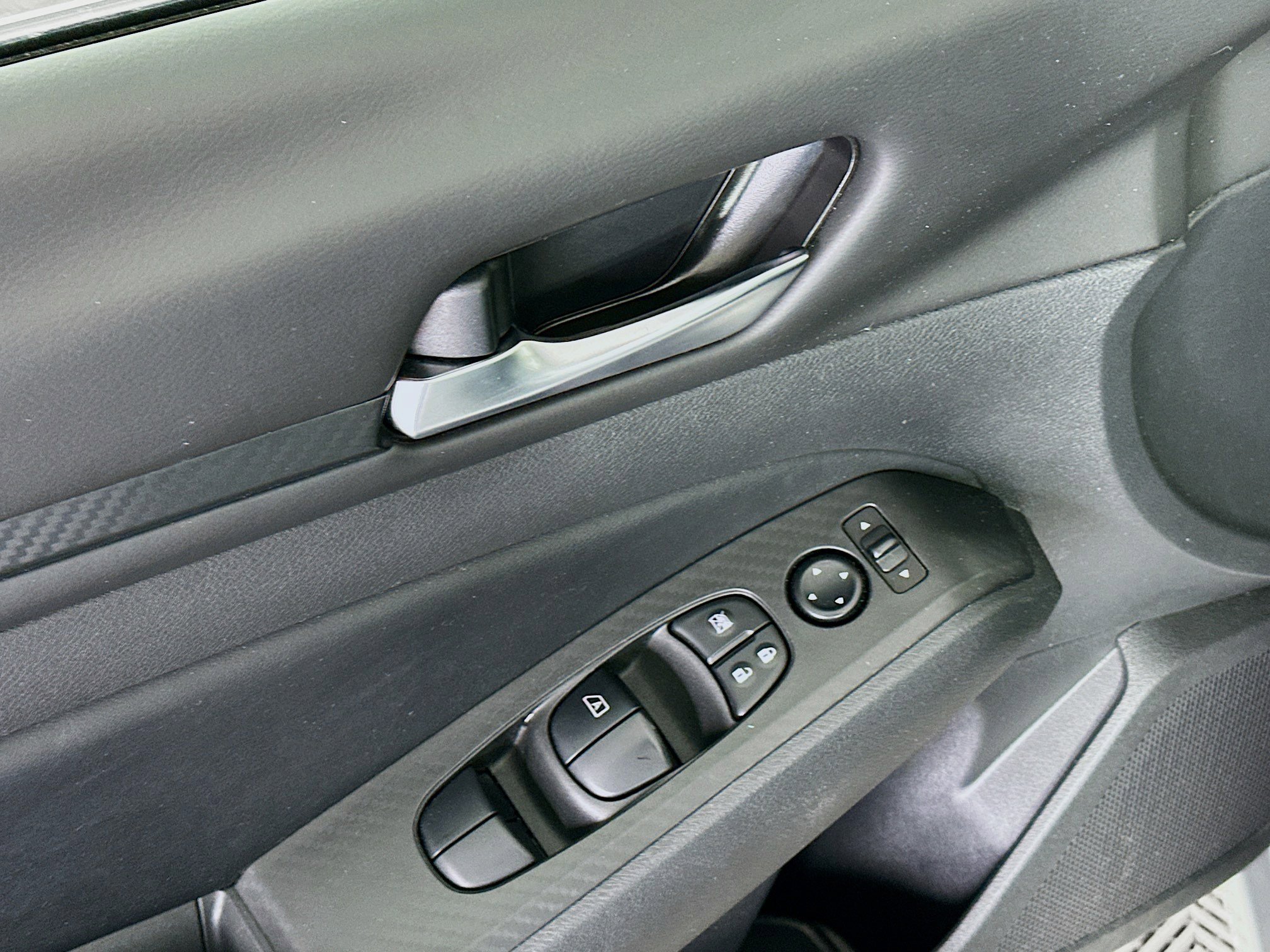 Used 2024 Nissan Altima 2.5 SV image 15