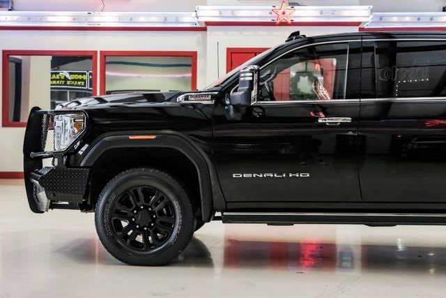 Used 2022 GMC Sierra 3500 Denali w/ Denali Black Diamond Edition image 13
