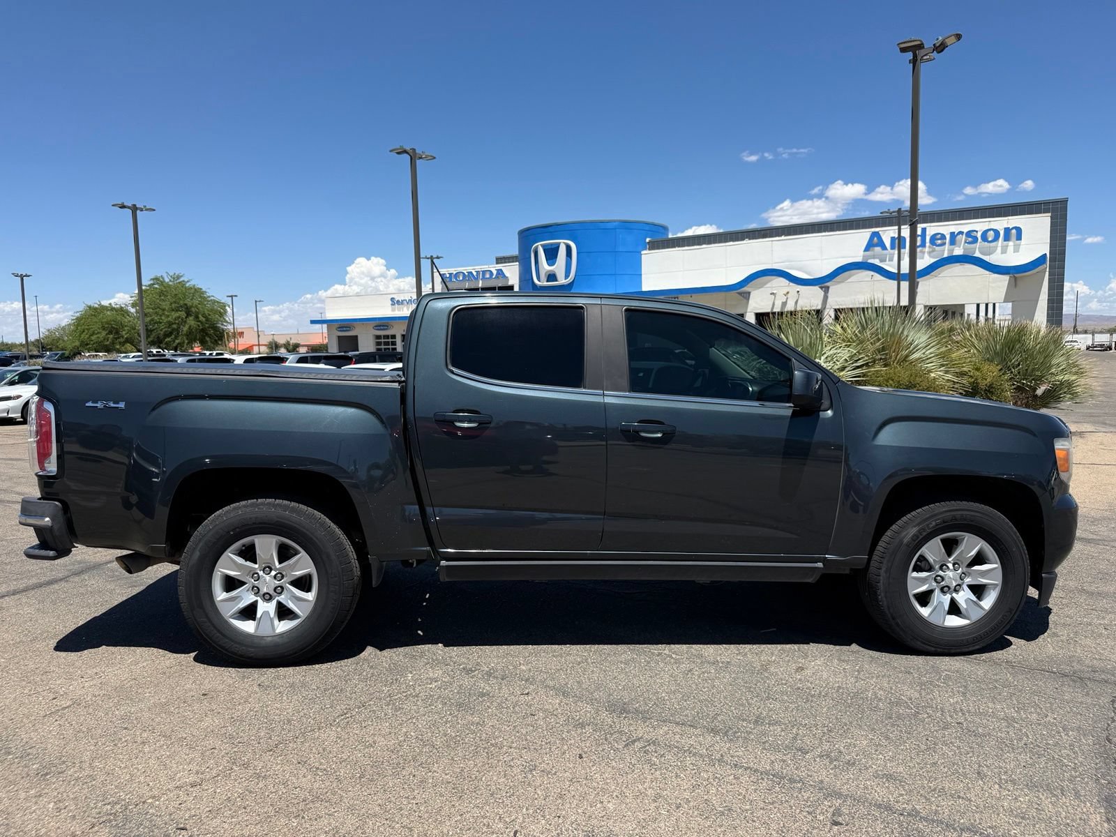 Used 2018 GMC Canyon SLE w/ SLE Convenience Package AWD/4WD image 4