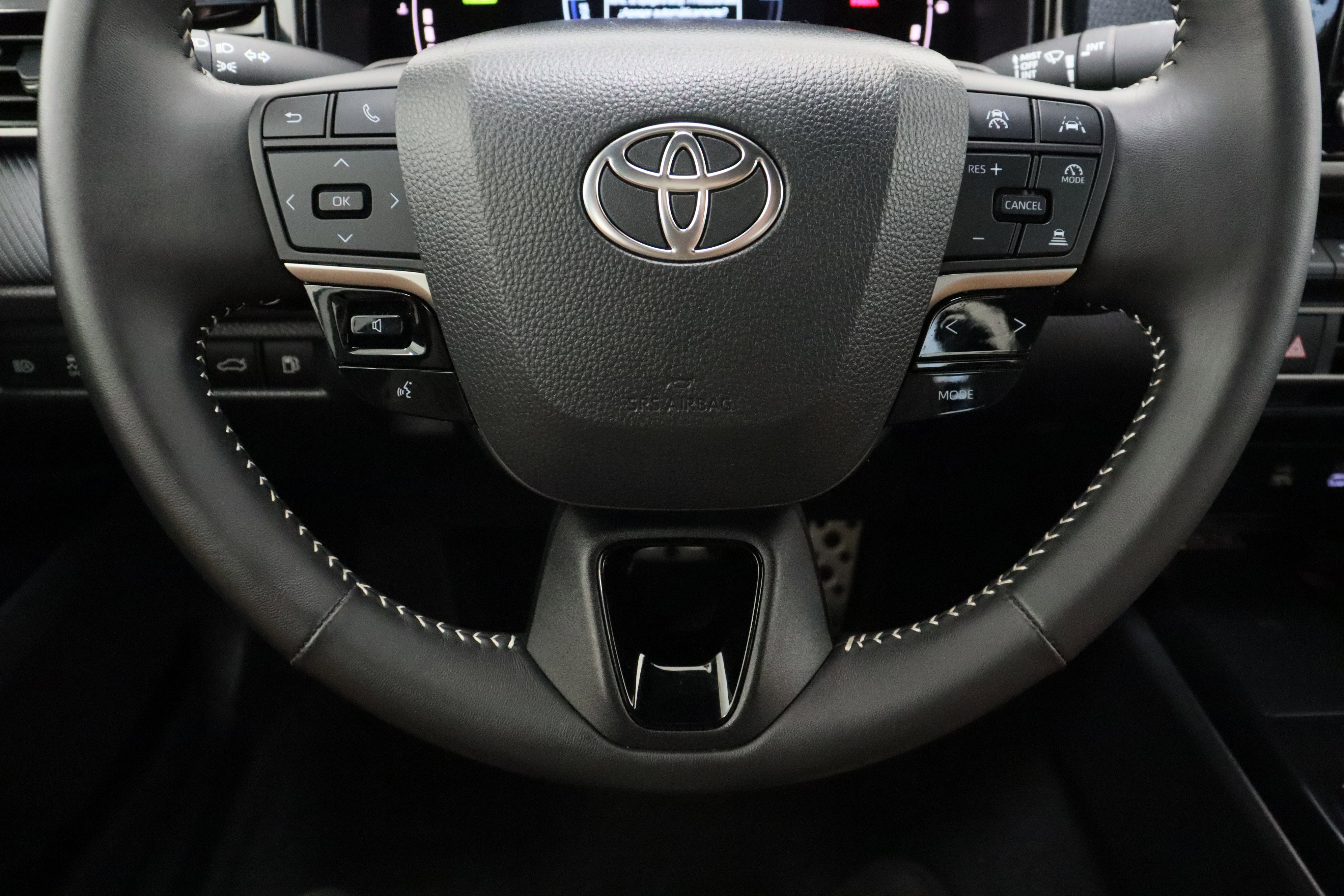 Used 2025 Toyota Camry SE FWD image 23