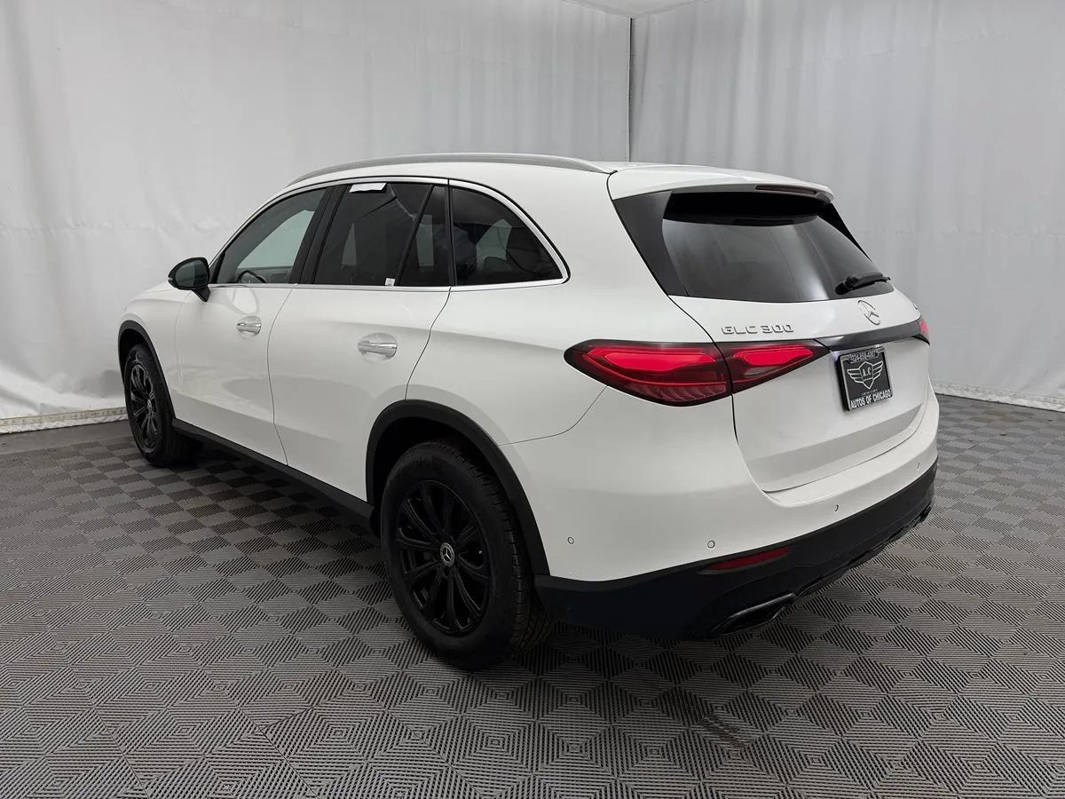 Used 2024 Mercedes-Benz GLC 300 4MATIC image 7