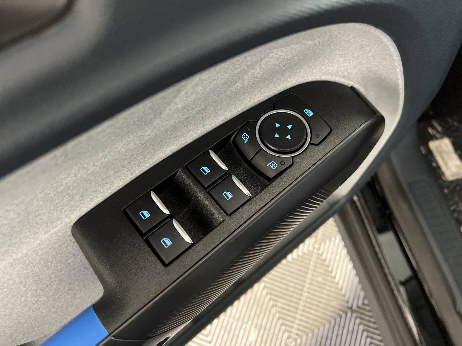 New 2025 Ford Maverick XLT w/ XLT Luxury Package image 15