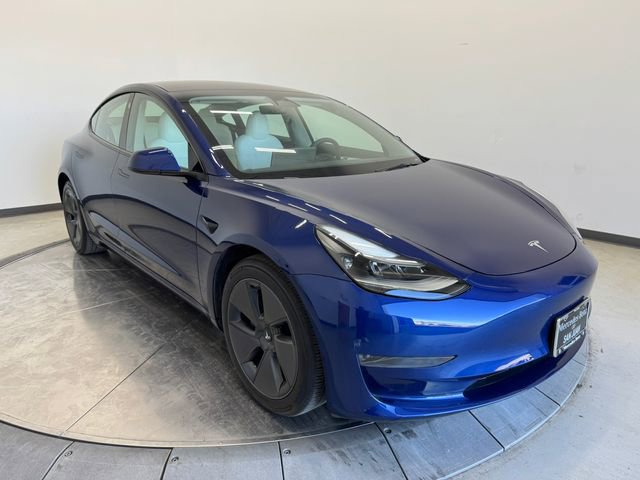 Used 2023 Tesla Model 3 Standard Range image 1