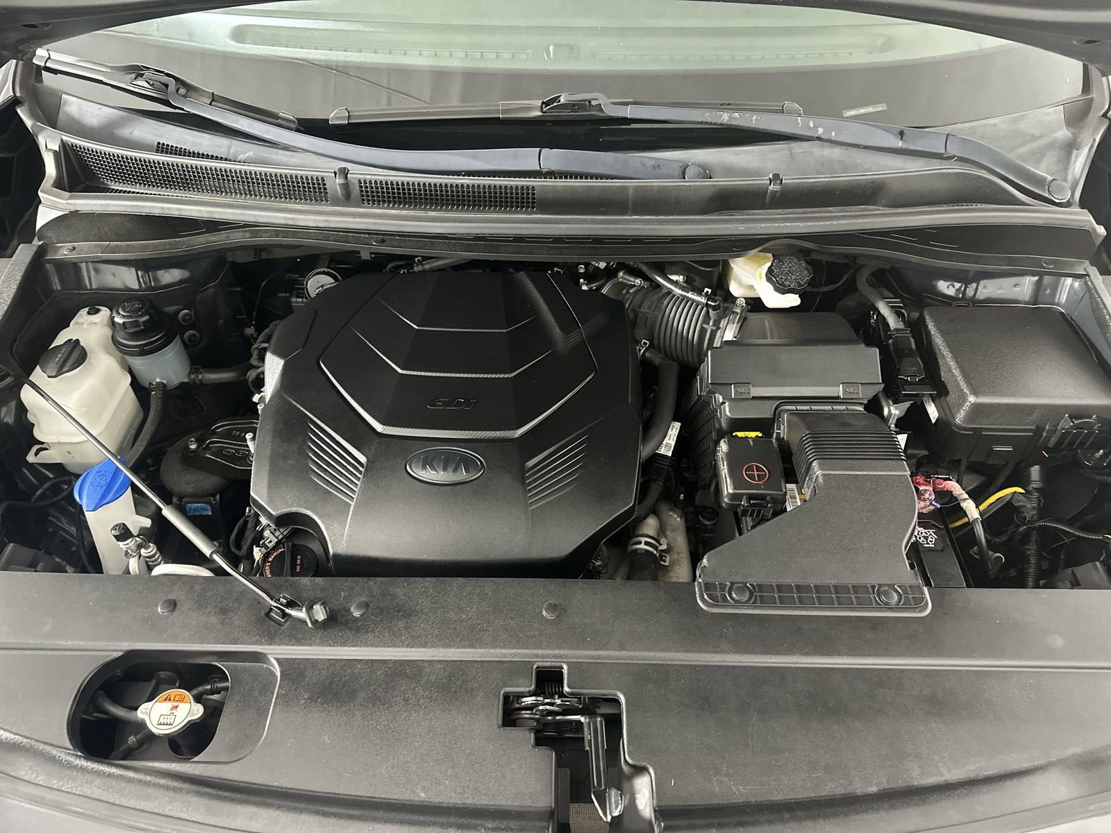 Used 2021 Kia Sedona LX image 32