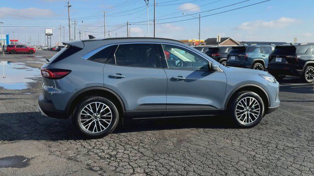 Used 2024 Ford Escape SE image 9