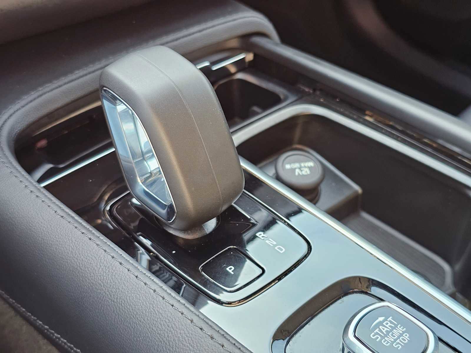 Certified 2025 Volvo XC90 B5 Core AWD/4WD image 35