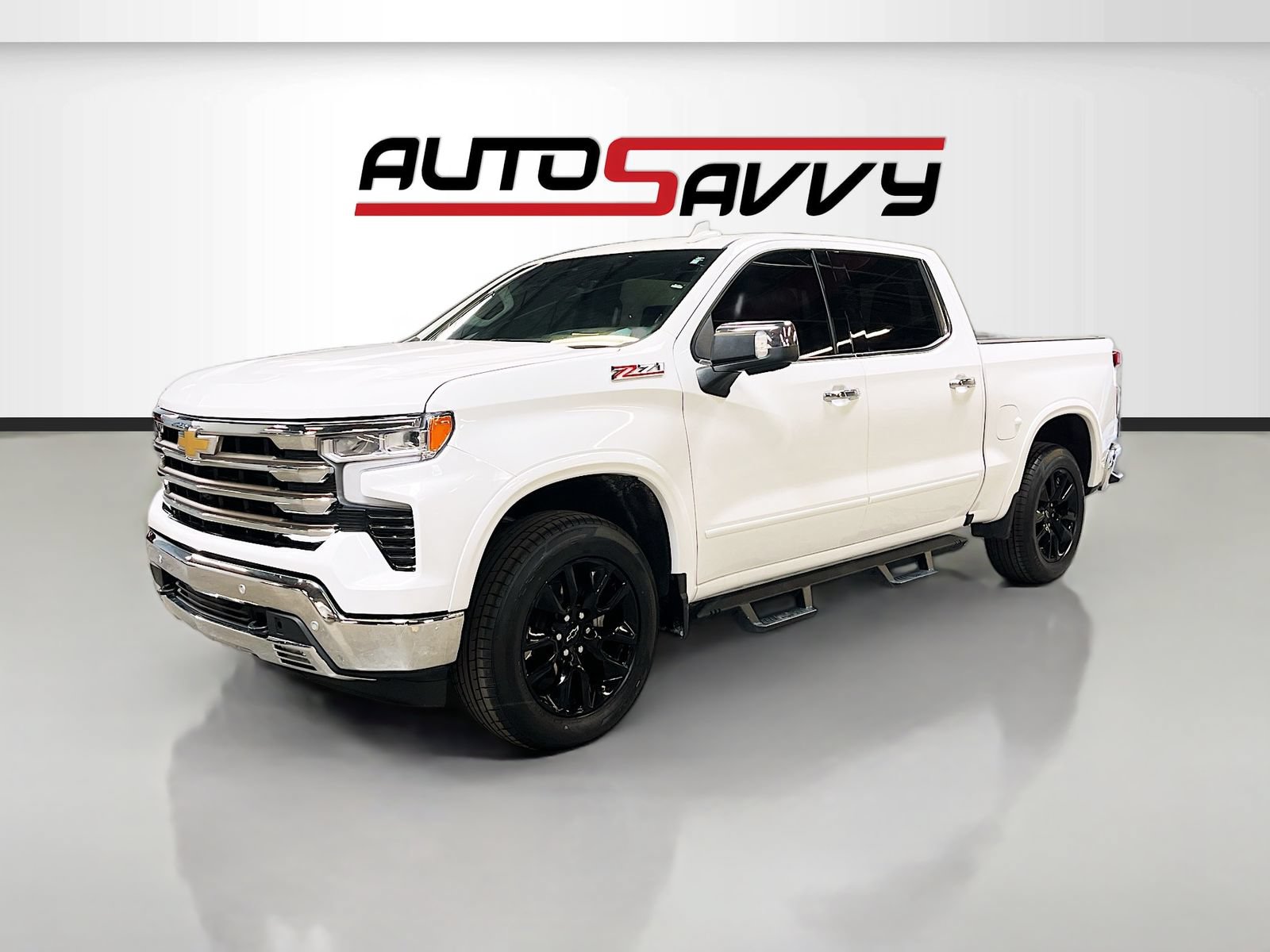 Used 2025 Chevrolet Silverado 1500 LTZ w/ LTZ Premium Package AWD/4WD image 3