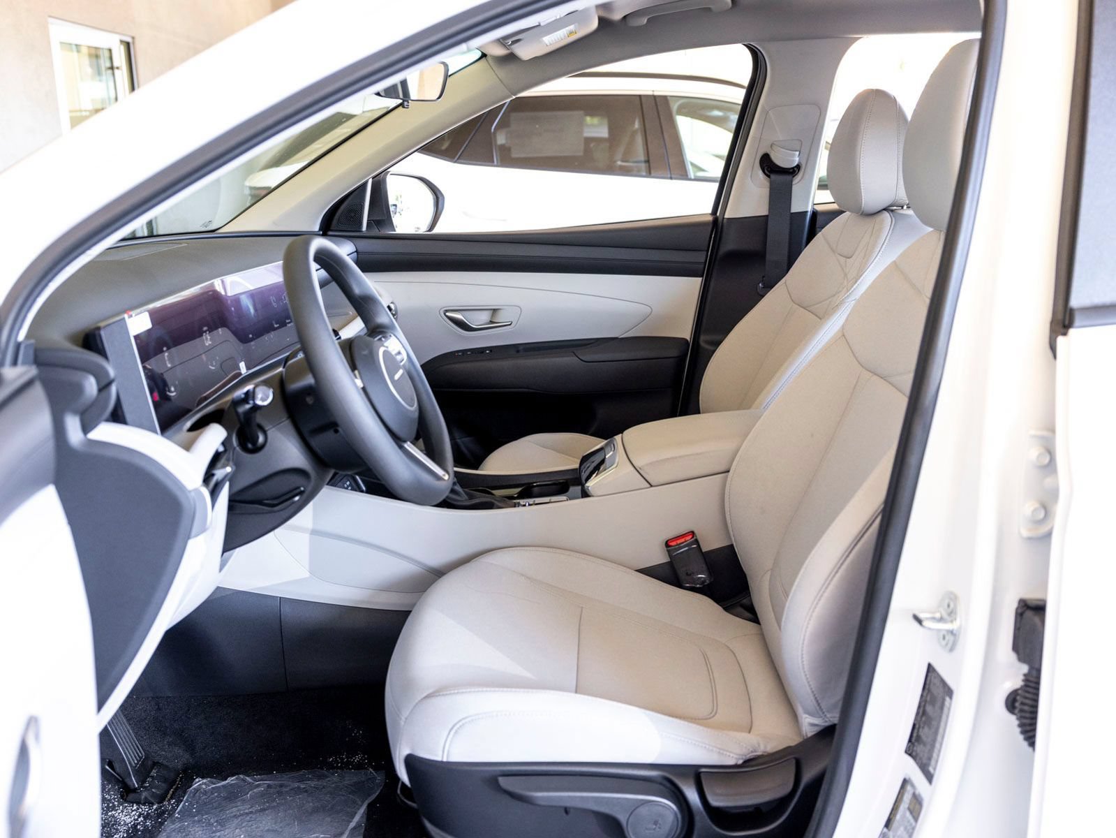New 2025 Hyundai Tucson SE FWD image 16
