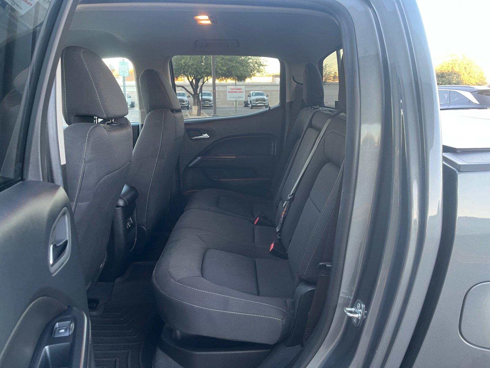 Used 2022 Chevrolet Colorado LT w/ LT Convenience Package image 17