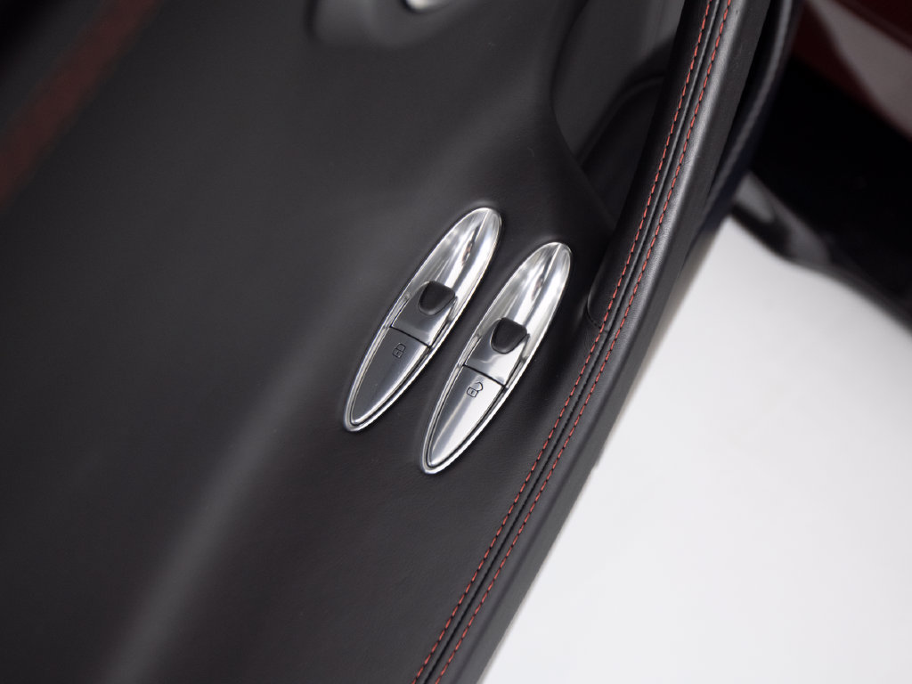 Used 2019 Bugatti Chiron AWD/4WD image 20