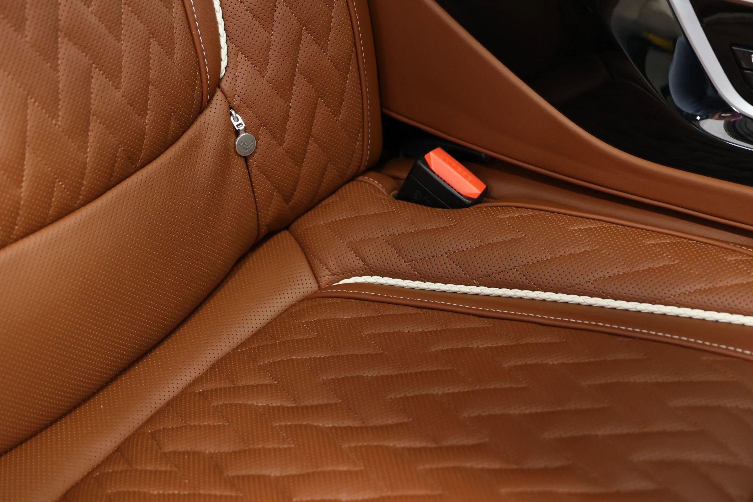 Used 2022 BMW M760i xDrive w/ Luxury Rear Seating Package image 83