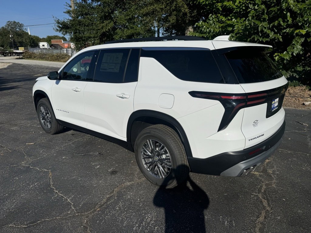 New 2026 Chevrolet Traverse LT image 3