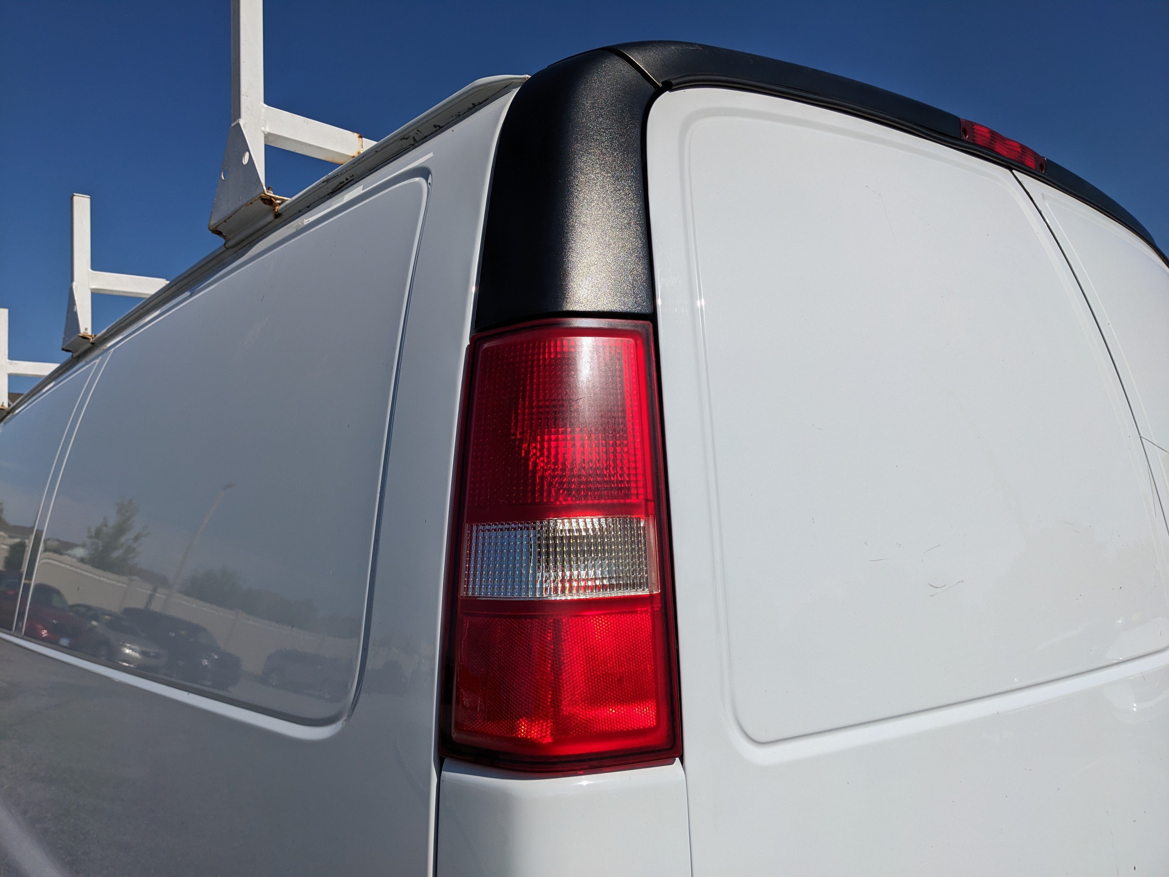 Used 2019 Chevrolet Express 2500 RWD image 14