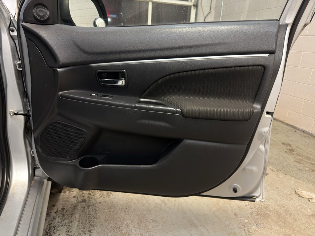 Used 2012 Mitsubishi Outlander Sport SE image 21