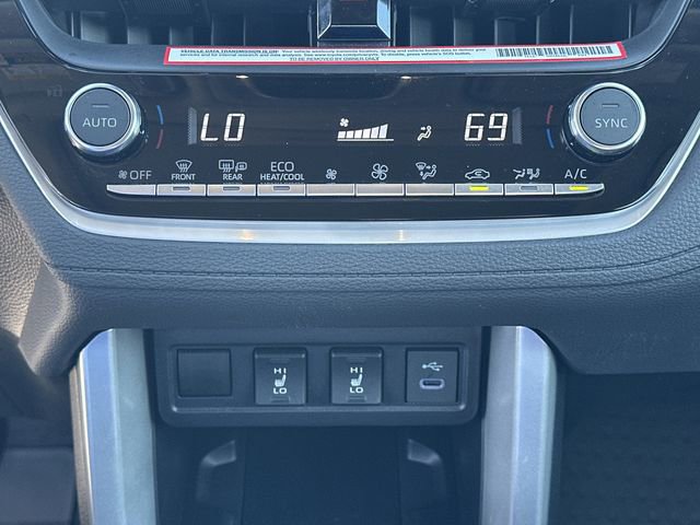 Used 2024 Toyota Corolla Cross XLE w/ Convenience Package image 17