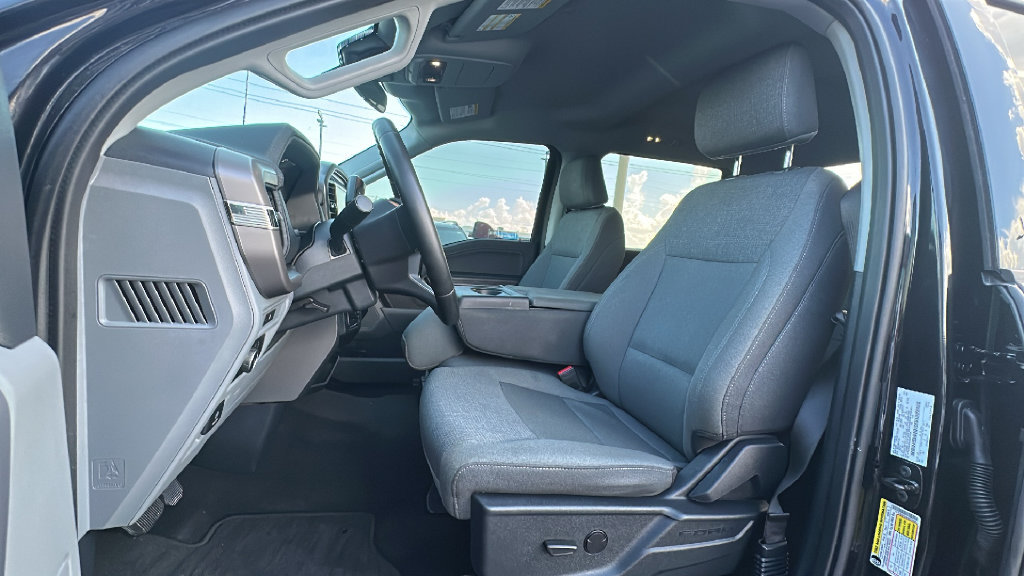 Used 2025 Ford F150 XLT w/ Equipment Group 301A Standard RWD image 4