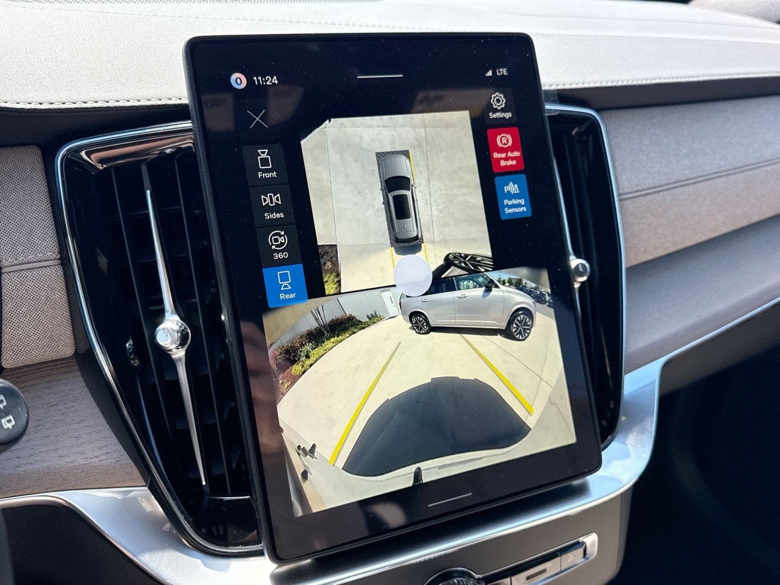 New 2026 Volvo XC90 B6 Ultra w/ Protection Package Premier AWD/4WD image 19