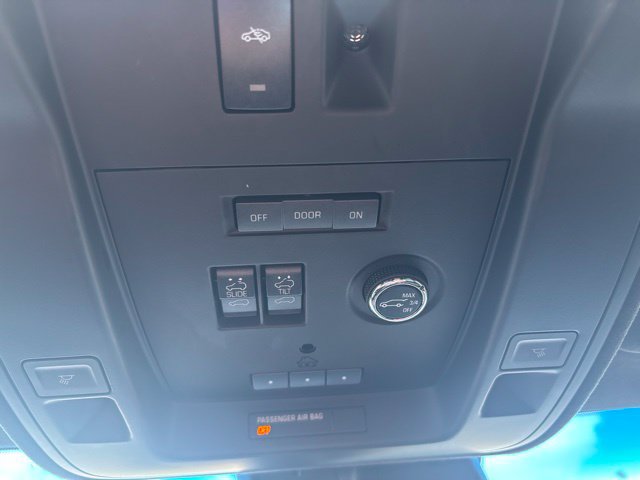 Used 2016 Cadillac Escalade Platinum AWD/4WD image 13