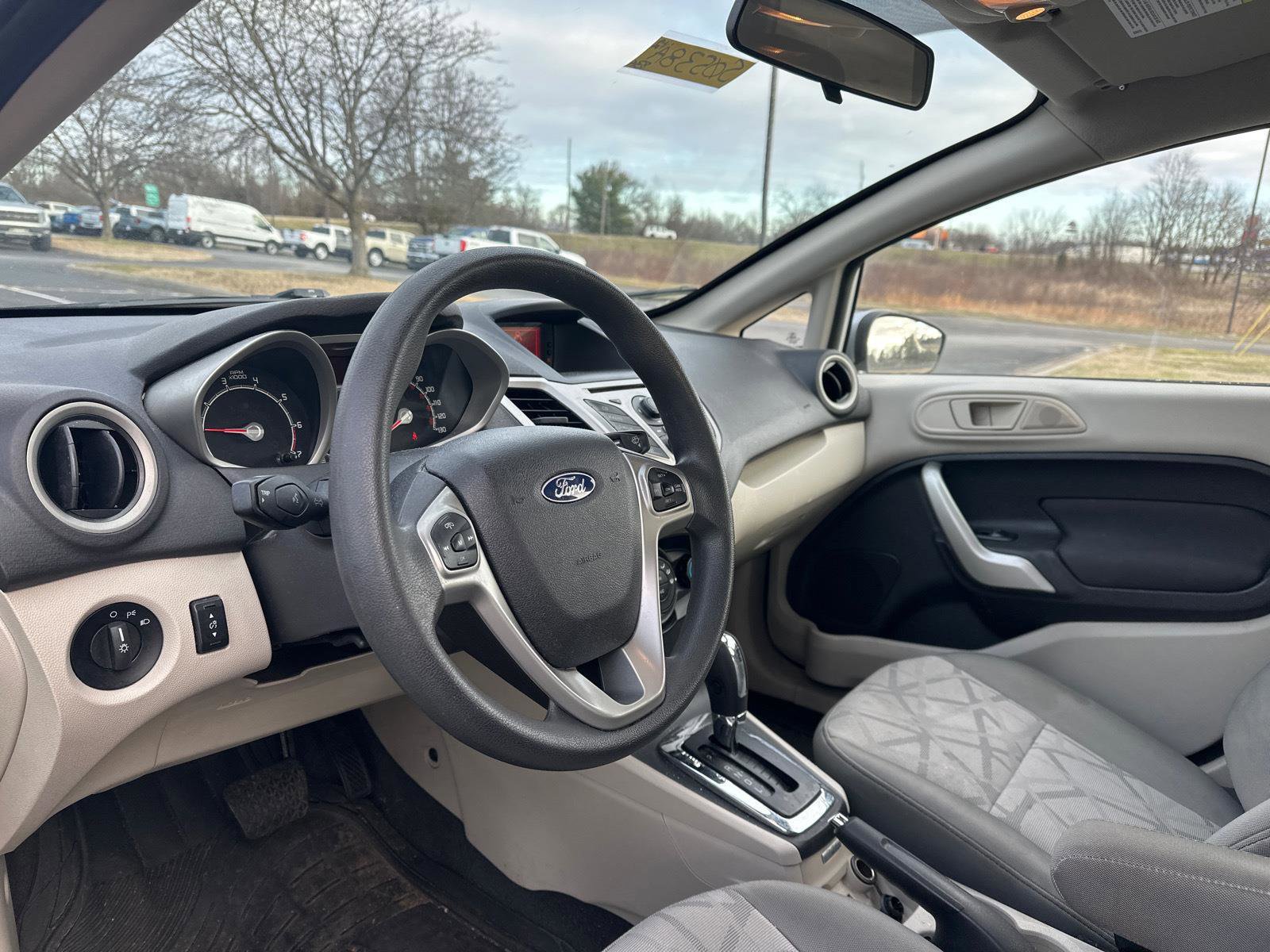 Used 2012 Ford Fiesta SE image 13