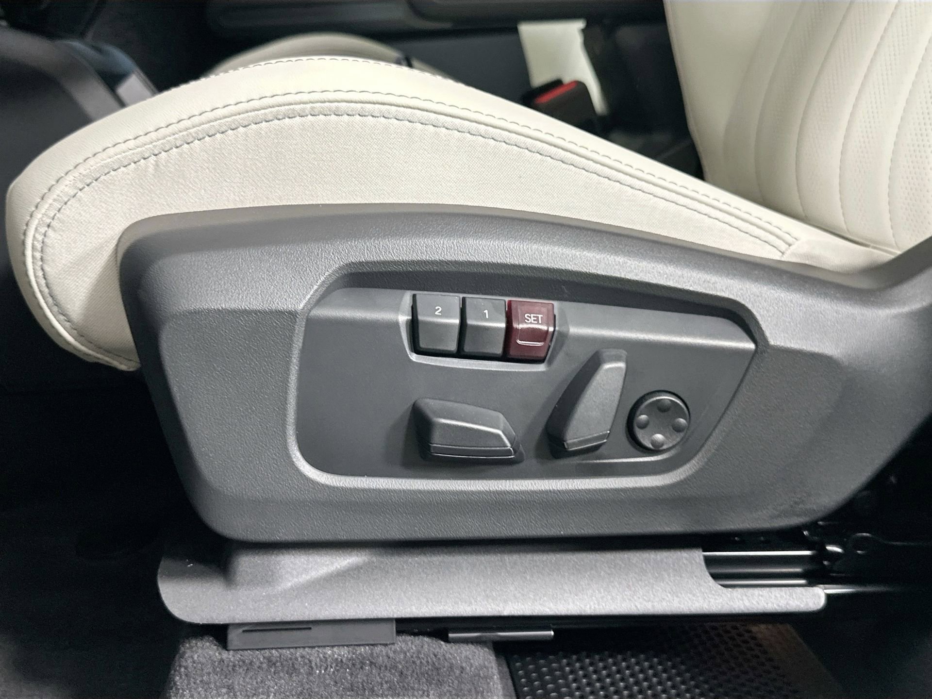 New 2025 MINI Cooper Countryman S w/ Comfort Package Max image 18