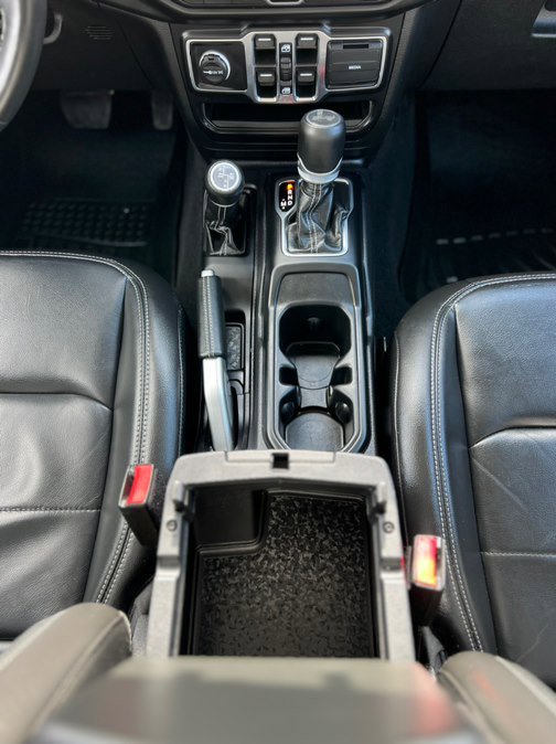 Used 2023 Jeep Wrangler Sahara w/ Cold Weather Group image 14