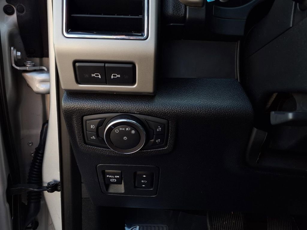 Used 2019 Ford F150 Lariat image 13