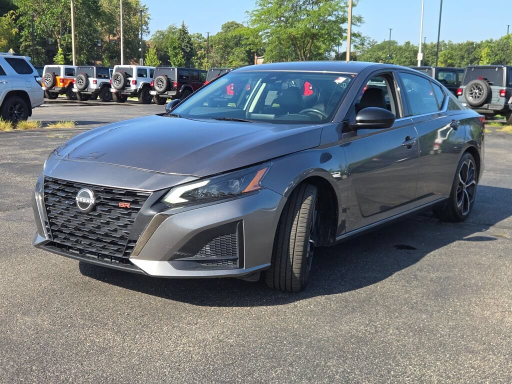 Used 2024 Nissan Altima 2.5 SR FWD image 4