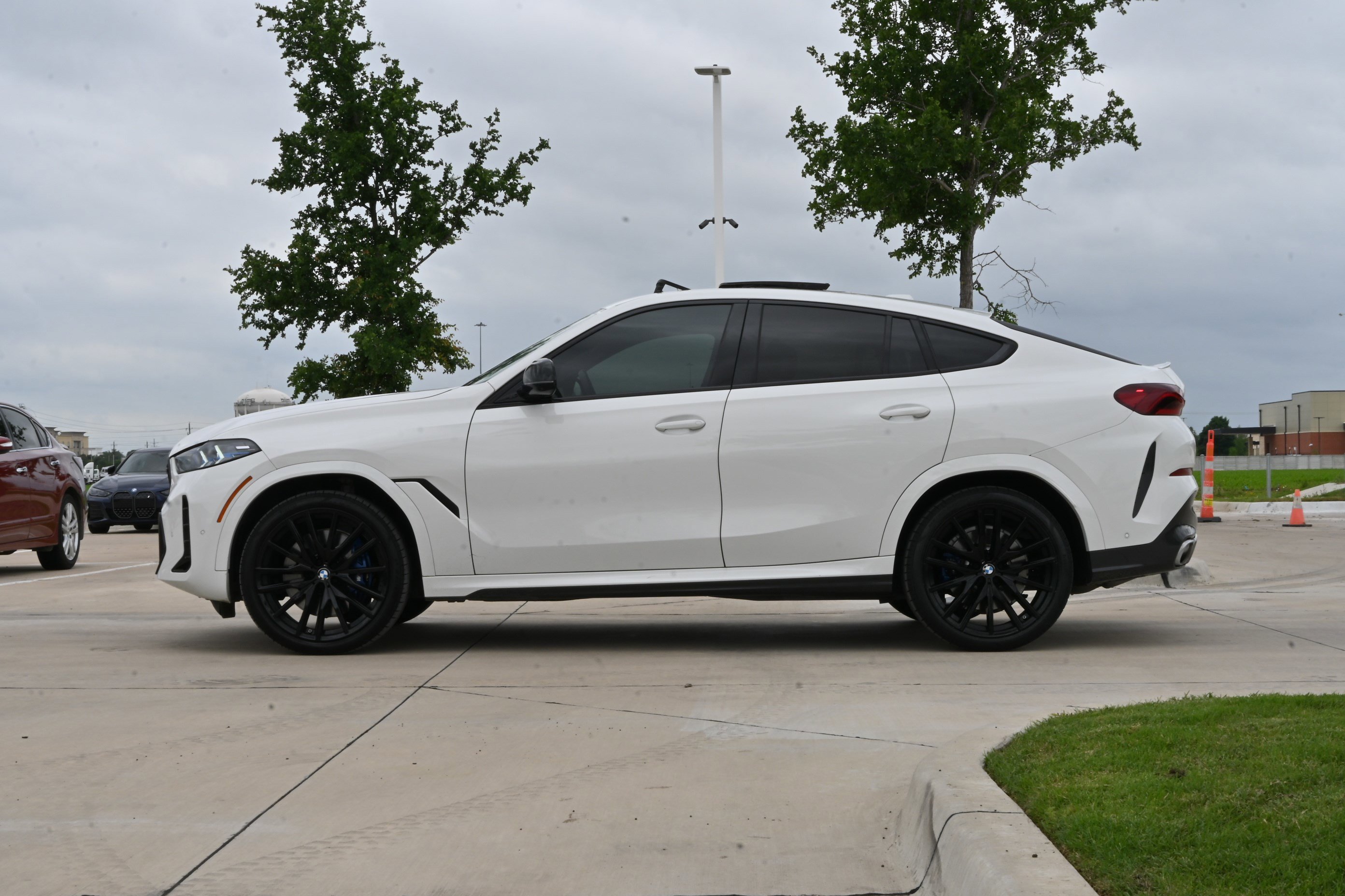 Certified 2024 BMW X6 M60i w/ Climate Comfort Package AWD/4WD image 6