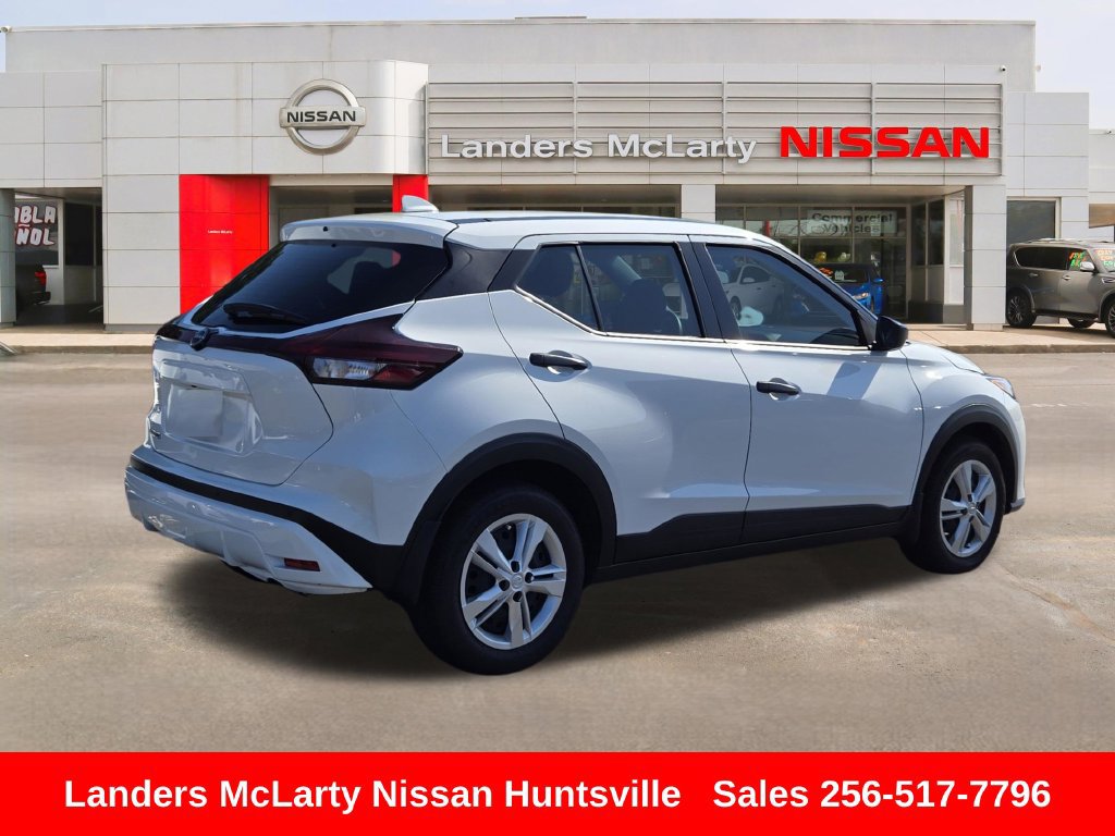 Used 2025 Nissan Kicks Play S FWD image 3