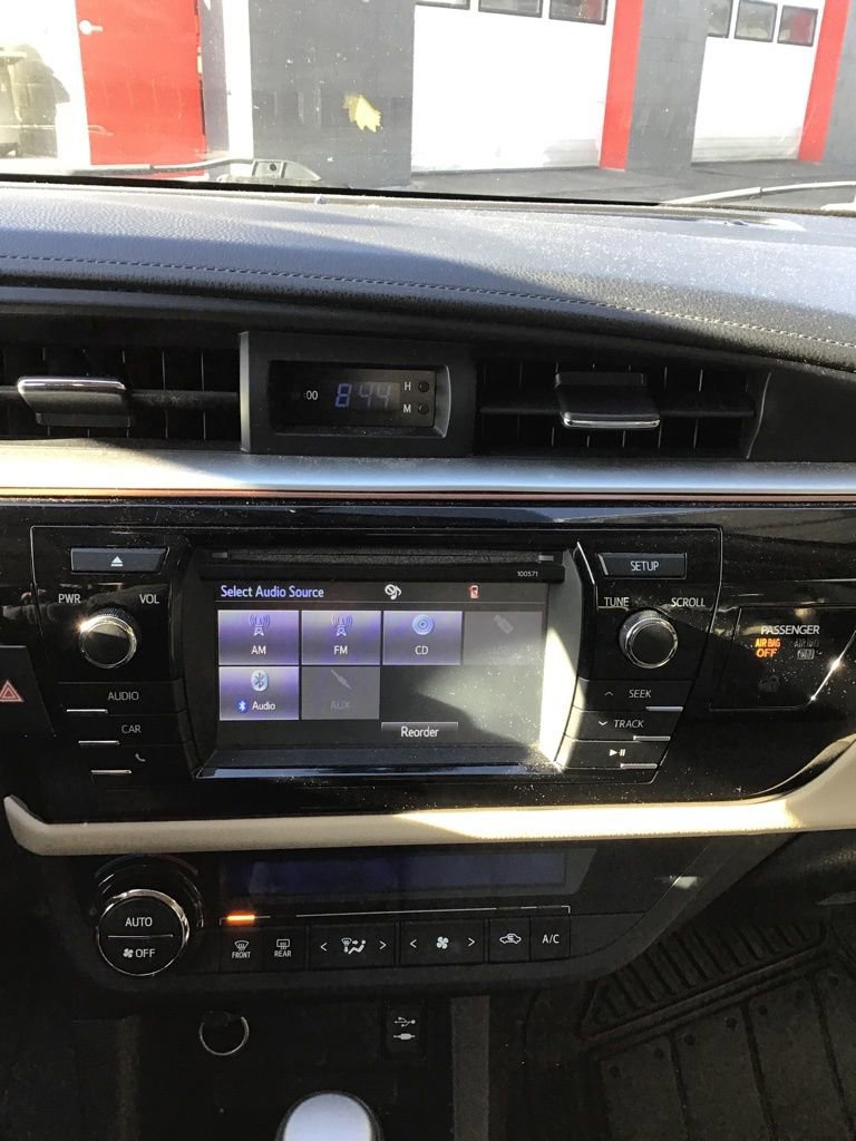 Used 2016 Toyota Corolla LE image 6