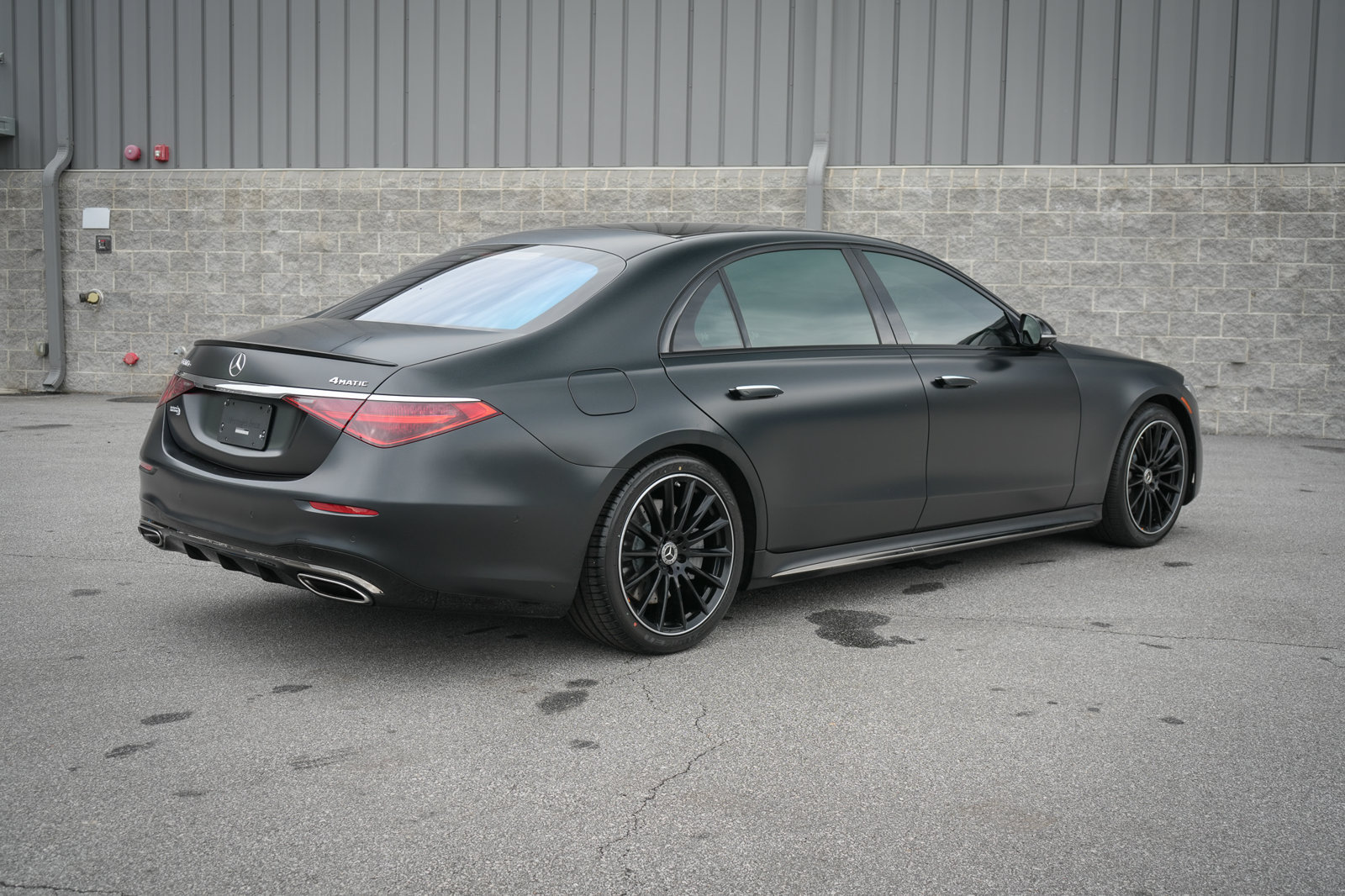 Used 2023 Mercedes-Benz S 580e 4MATIC Sedan w/ AMG Line image 19