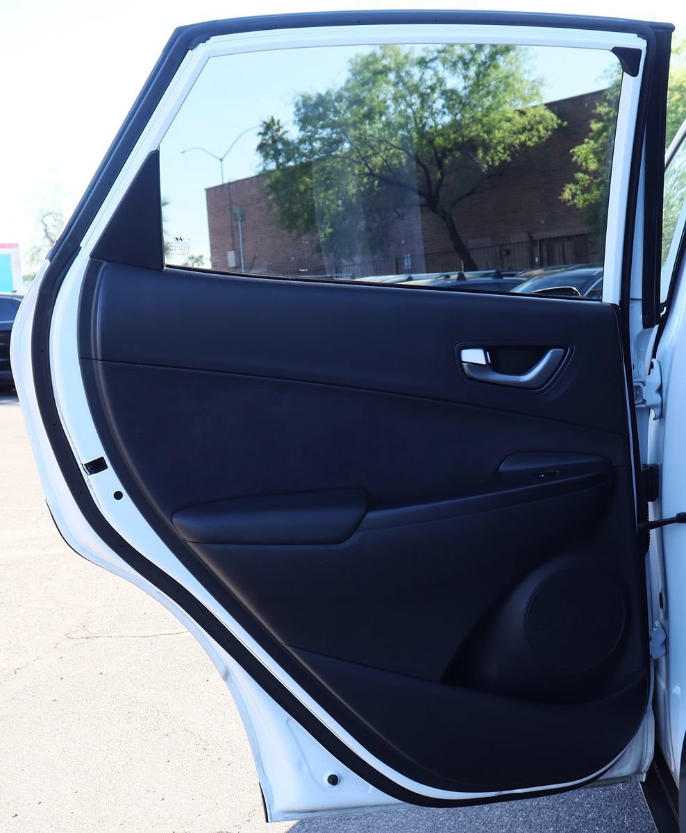 Used 2021 Hyundai Kona Limited AWD/4WD image 29