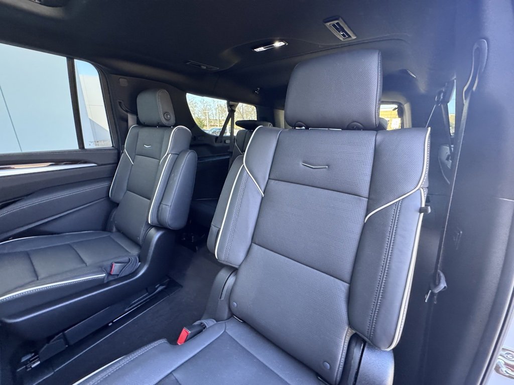 New 2026 Cadillac Escalade ESV Luxury w/ LPO, Radiant Package image 16