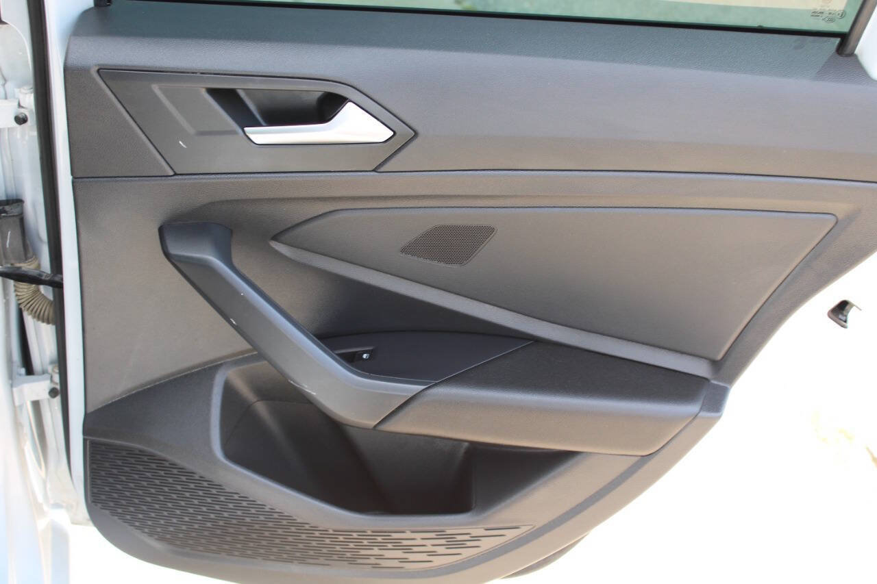 Used 2019 Volkswagen Jetta R-Line FWD image 9