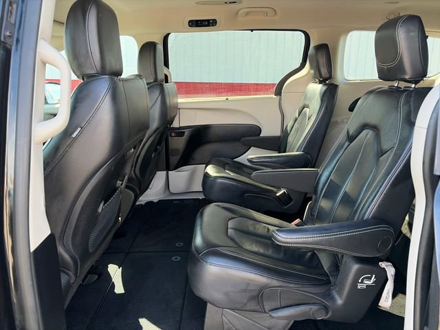 Used 2022 Chrysler Pacifica Touring-L FWD image 37