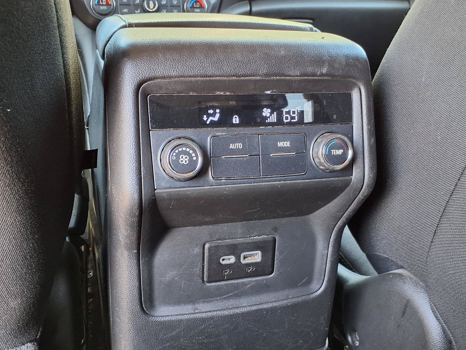 Used 2020 GMC Acadia SLE FWD image 16