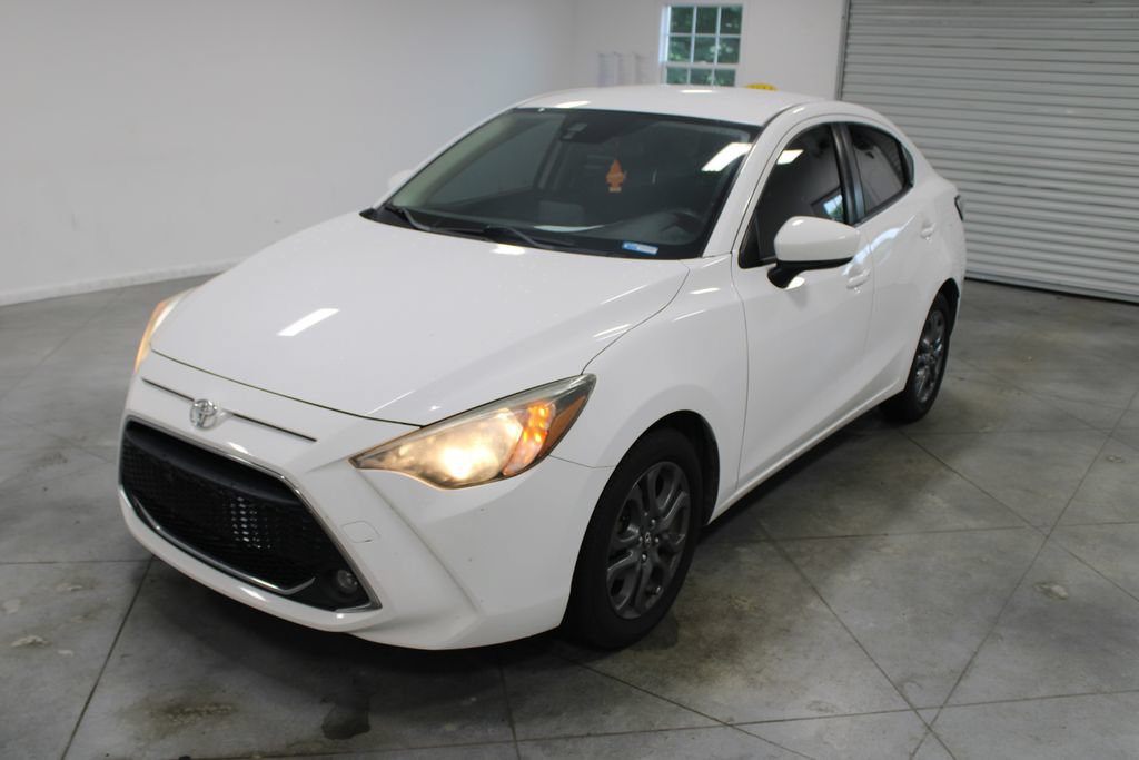 Used 2019 Toyota Yaris LE FWD image 4