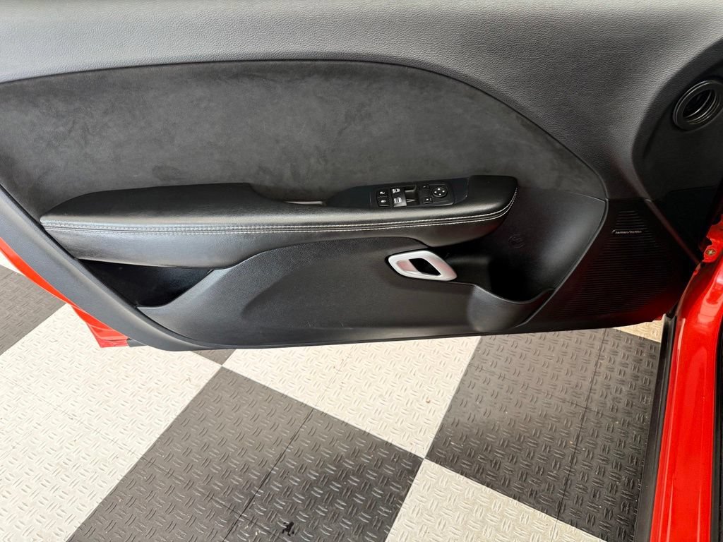 Used 2016 Dodge Challenger SRT w/ Technology Group RWD image 14
