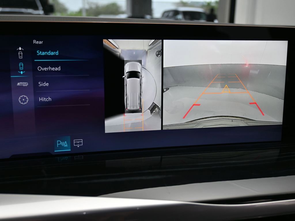 Used 2025 Cadillac Escalade ESV Sport w/ Touring Package image 21