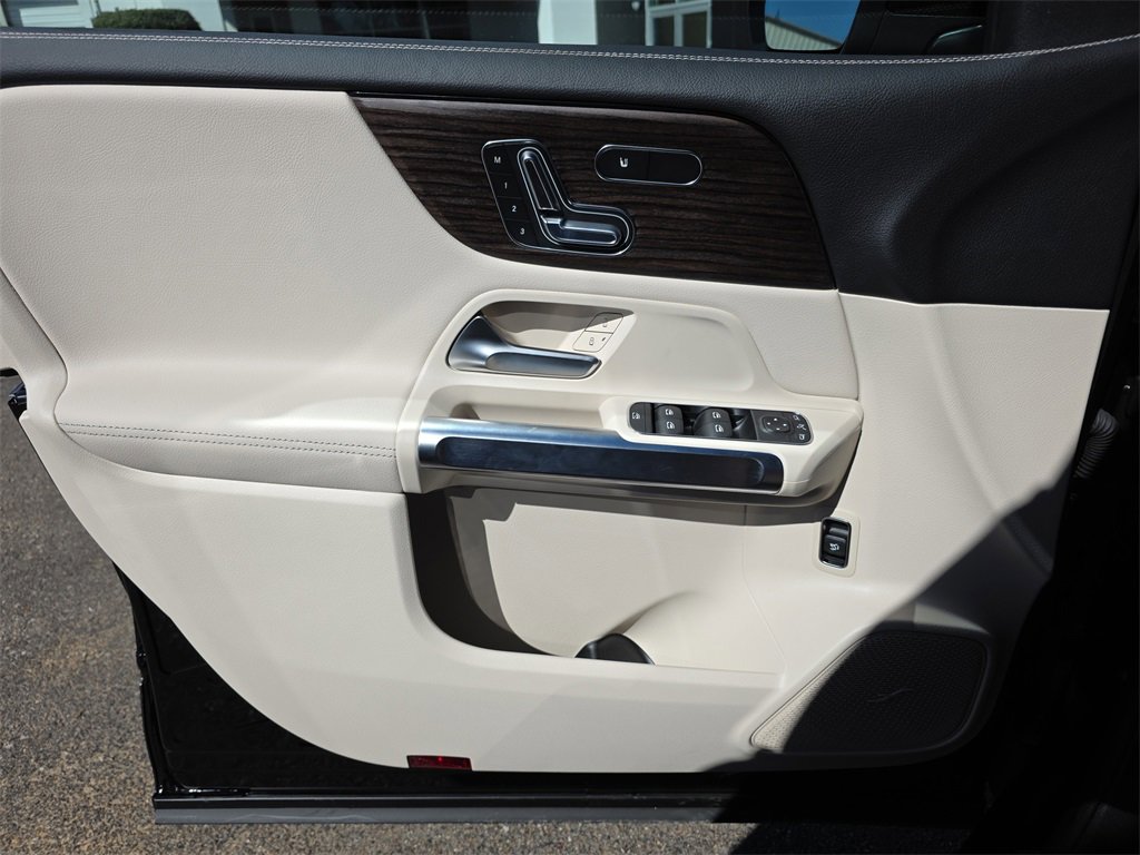 New 2026 Mercedes-Benz GLB 250 4MATIC image 19