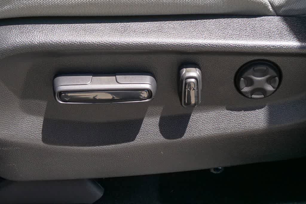 Used 2022 Honda CR-V EX image 16