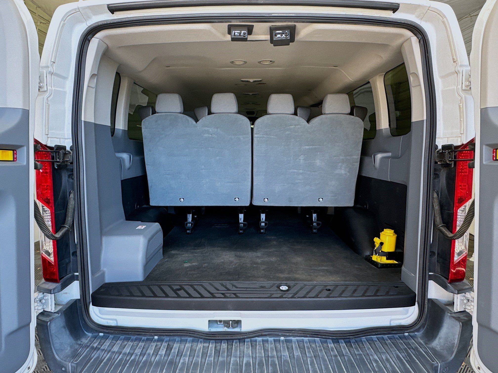 Used 2015 Ford Transit 350 XL RWD image 13