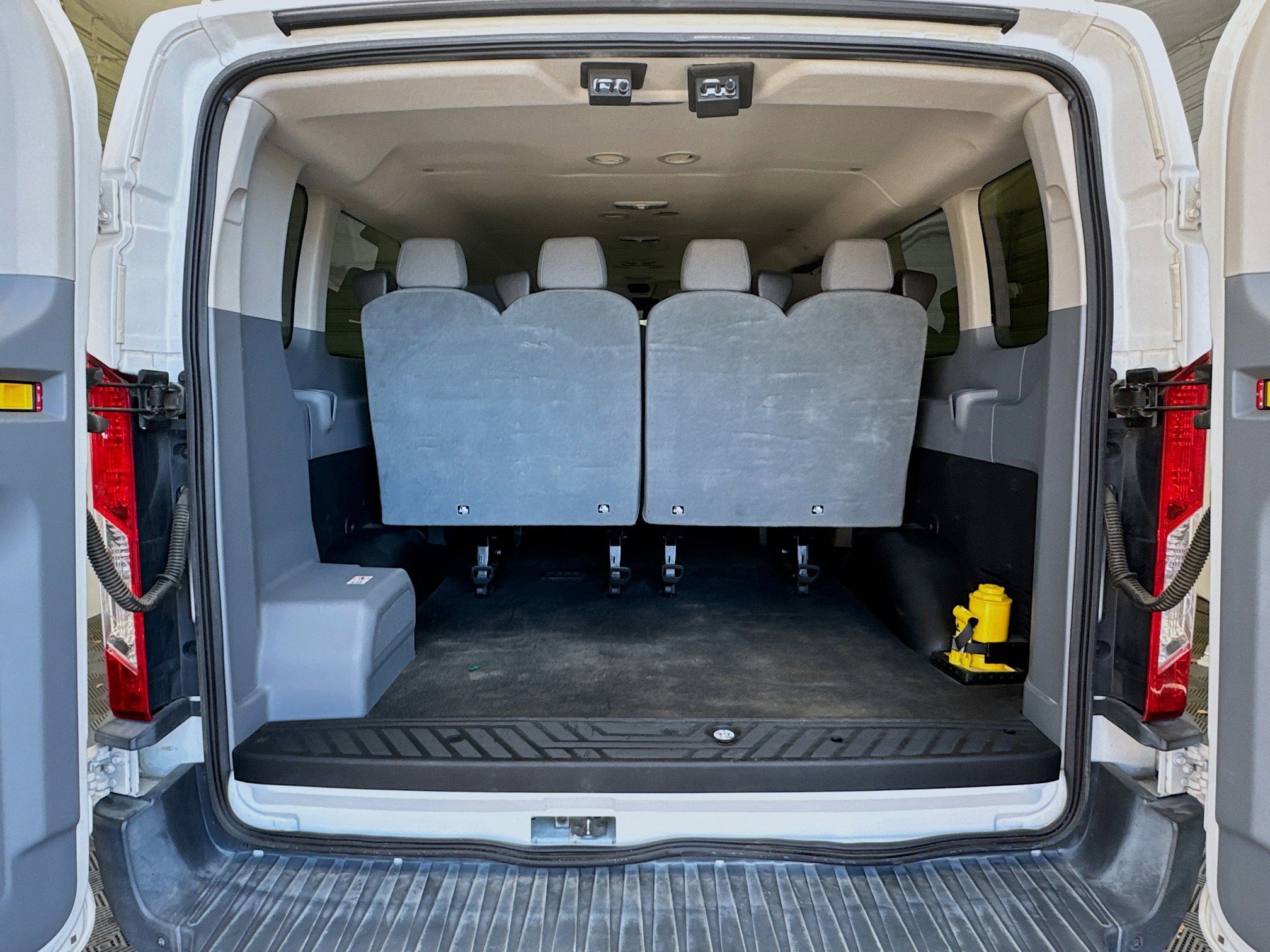 Used 2015 Ford Transit 350 XL image 13