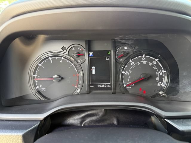 Used 2020 Toyota 4Runner SR5 AWD/4WD image 17
