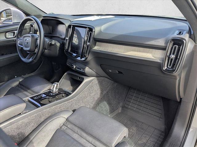 Used 2020 Volvo XC40 T5 Inscription image 23