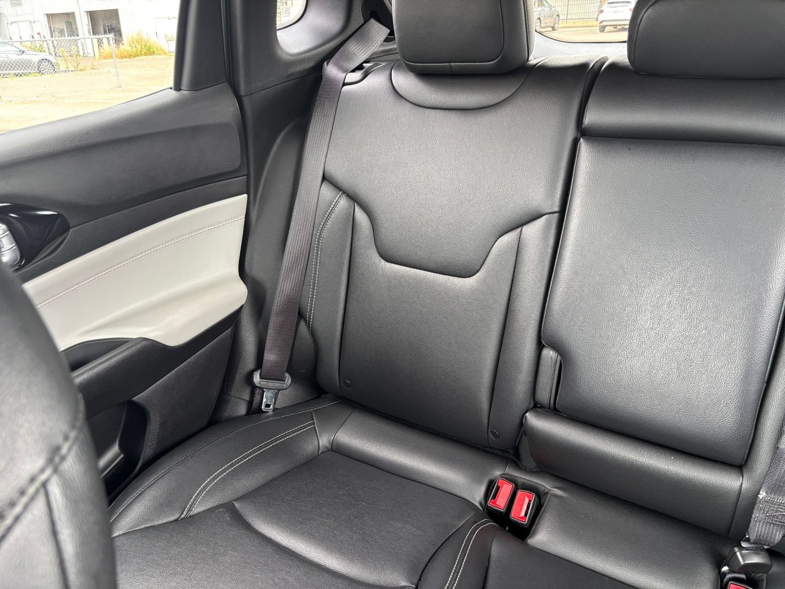 Used 2025 Jeep Compass Limited AWD/4WD image 39