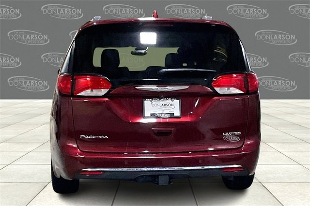 Used 2017 Chrysler Pacifica Limited w/ UConnect Theater Package image 6