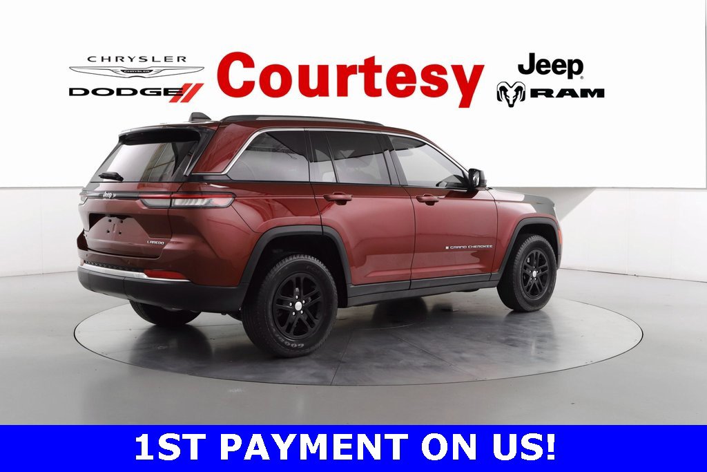Certified 2023 Jeep Grand Cherokee Laredo w/ Luxury Tech Group I image 5