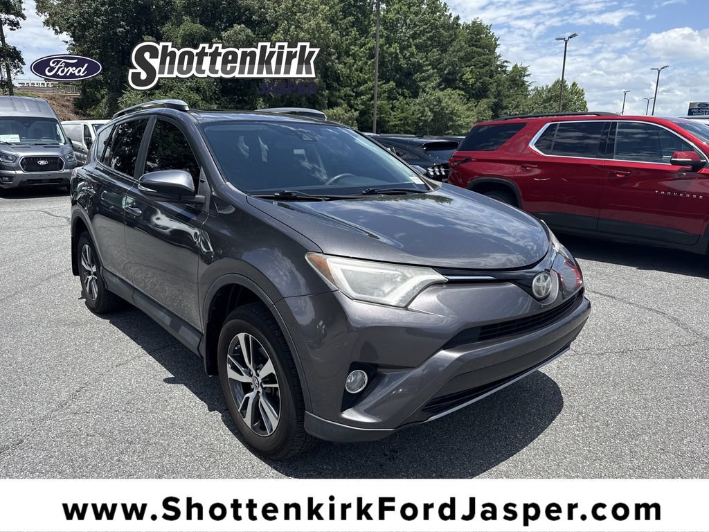 Used 2017 Toyota RAV4 XLE FWD image 1