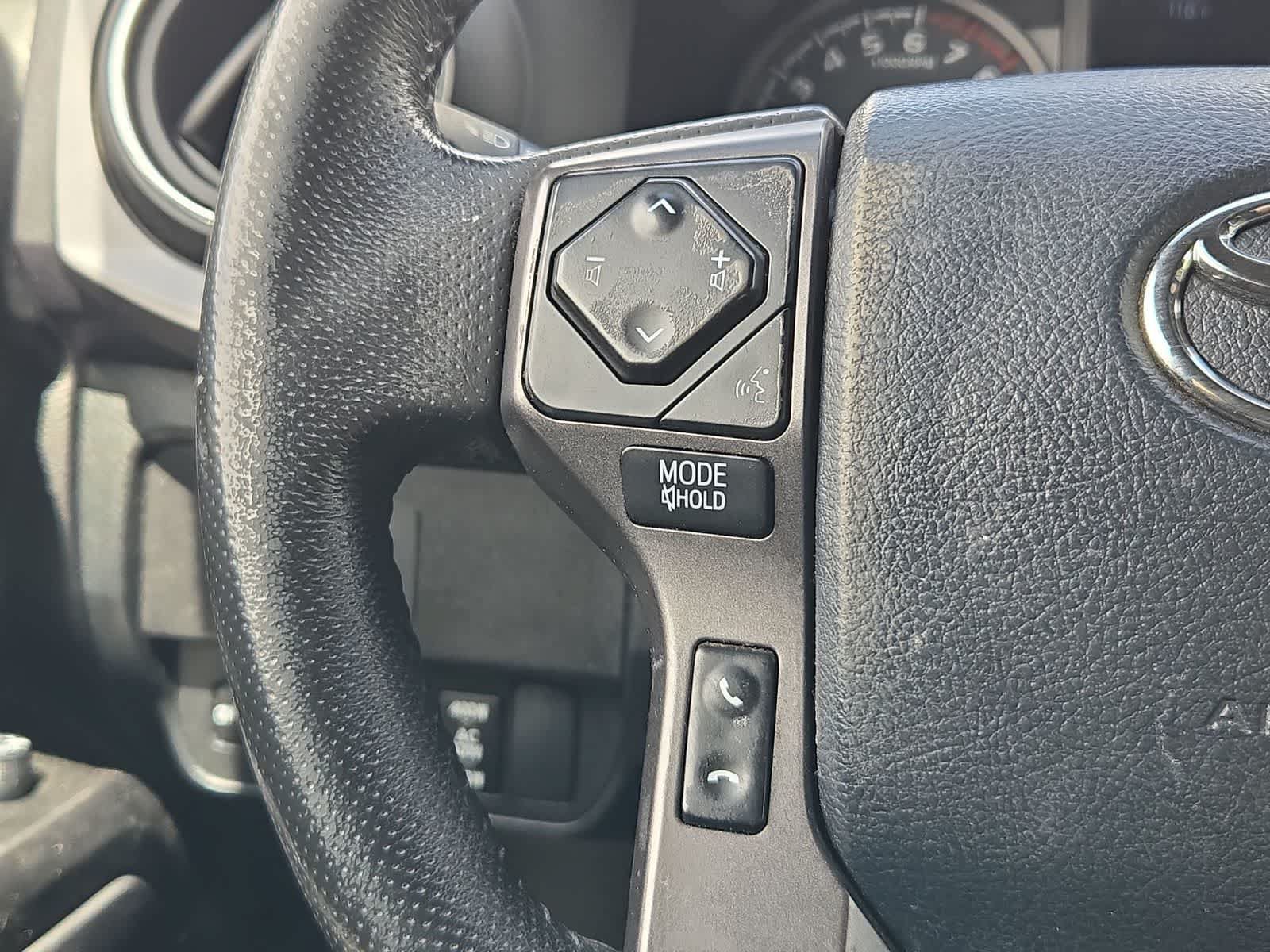 Used 2020 Toyota Tacoma TRD Off-Road AWD/4WD image 23